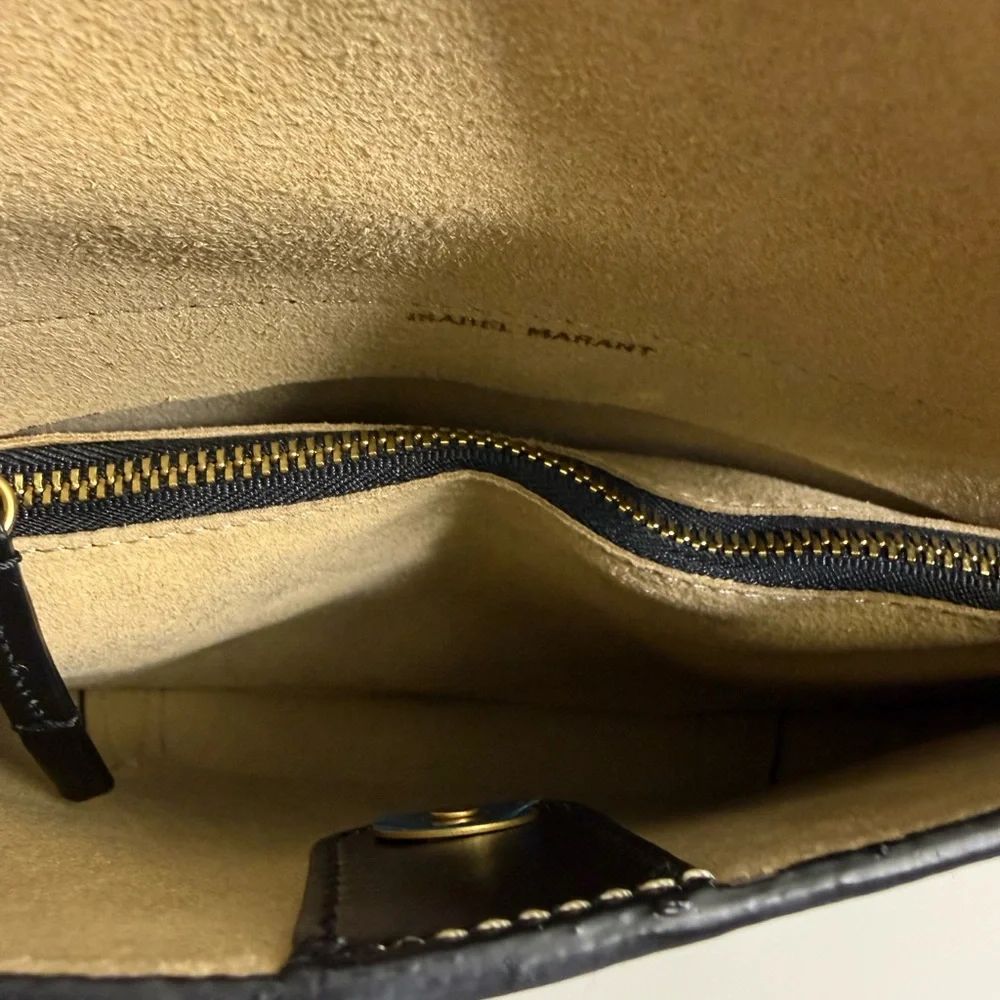 ISABEL MARANT
Oskan Leather Shoulder Bag in black - Picture 11 of 16